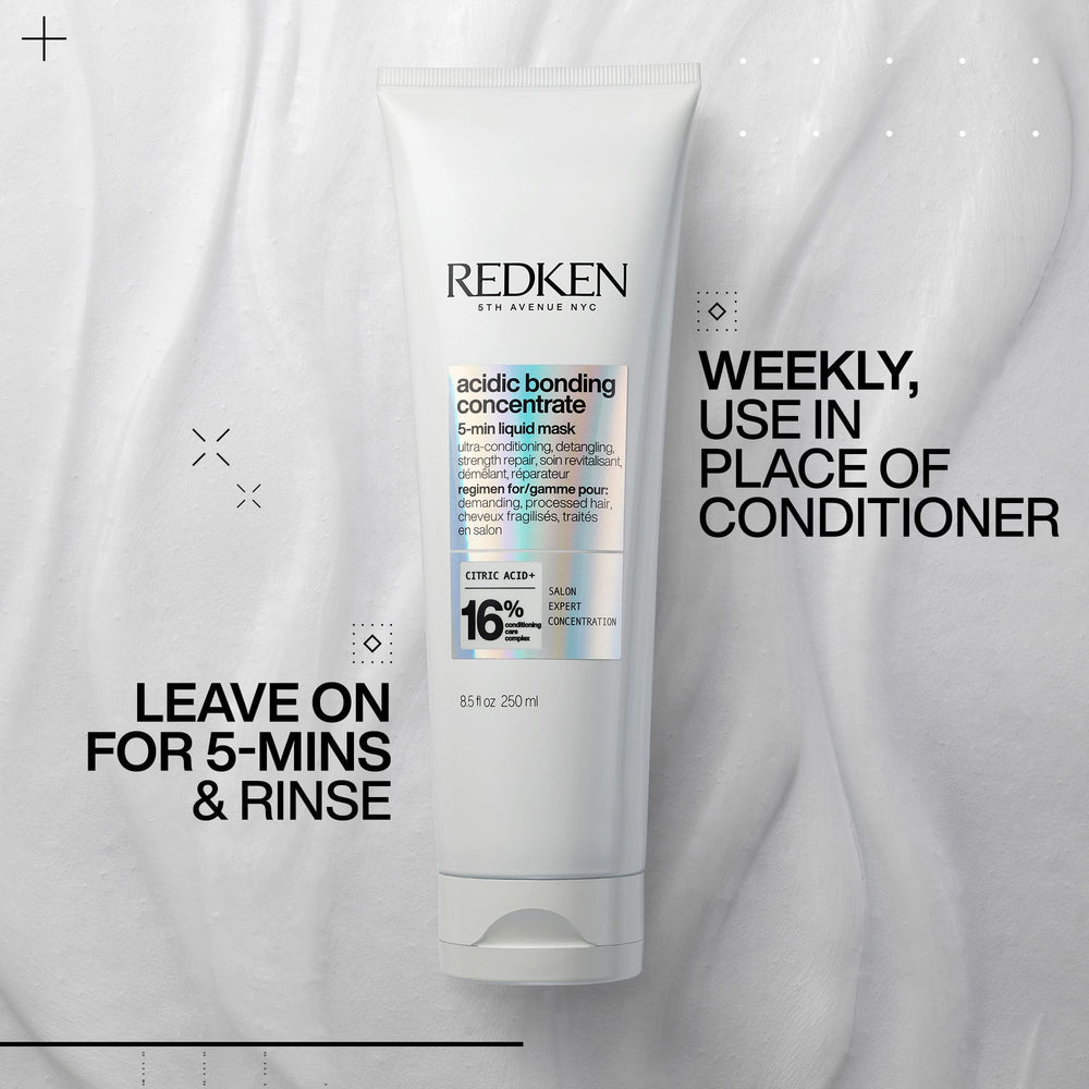 Redken mascarilla en medios y puntas mostrando hidratación y brillo