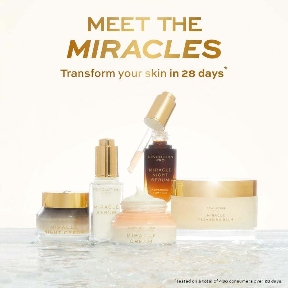 Revolution Beauty London comparación de tamaño 1 oz junto a productos cotidianos