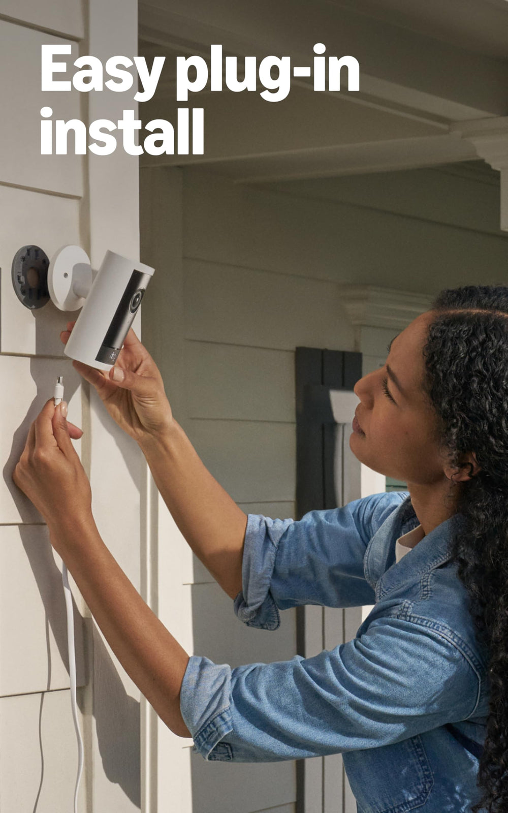 Ring Outdoor Cam Pro etiqueta y puertos que indican conectividad constante