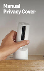 Ring cámara junto a objetos comunes para comparar tamaño y ubicación práctica