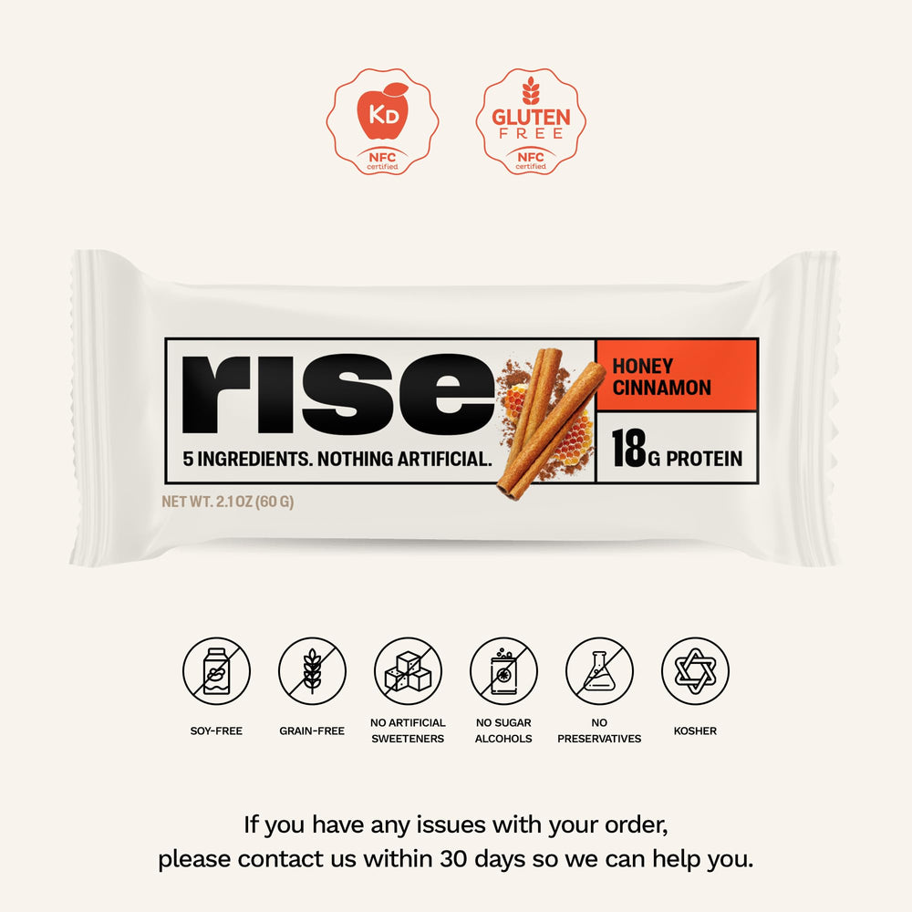 Rise ingredientes naturales miel y canela junto a frutos secos mostrando sencillez