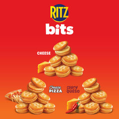 Ritz close-up del relleno Cheese Pizza mostrando especias, sabor intenso a pizza