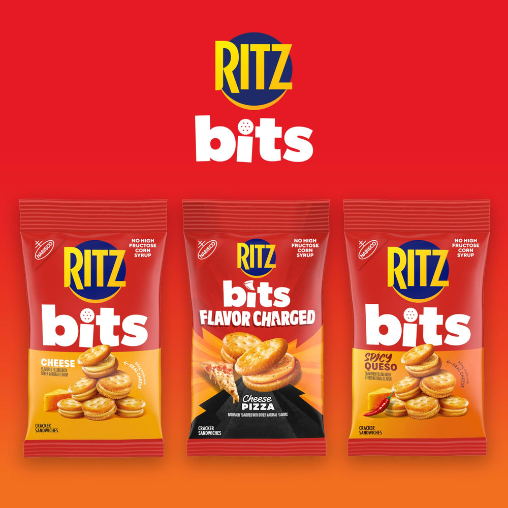 Ritz close-up del relleno Spicy Queso mostrando color picante, aporte de calor y queso