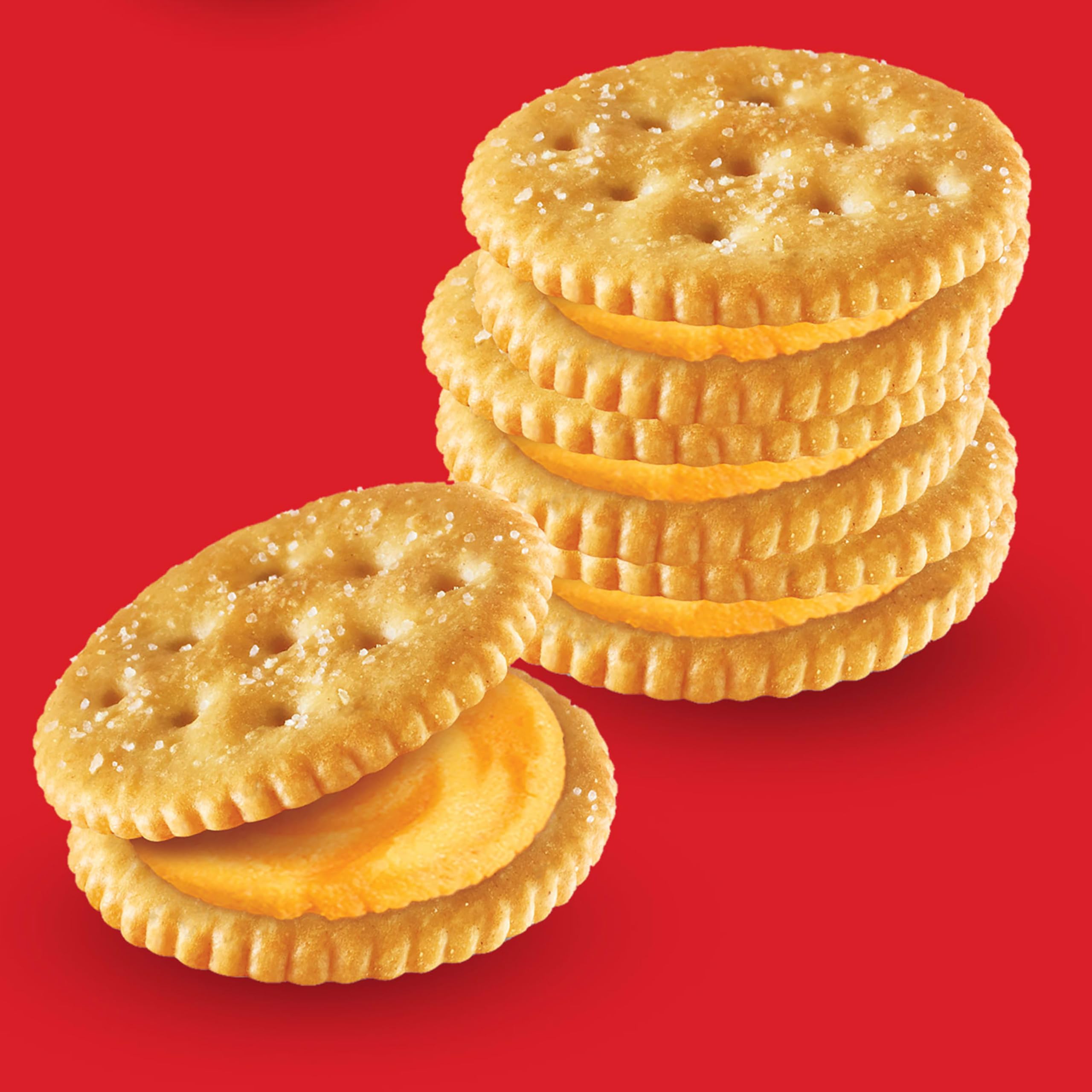 RITZ manos sosteniendo snack para llevar y disfrutar fuera