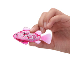 Robo Alive primer plano escamas rosadas realistas y detalle de textura