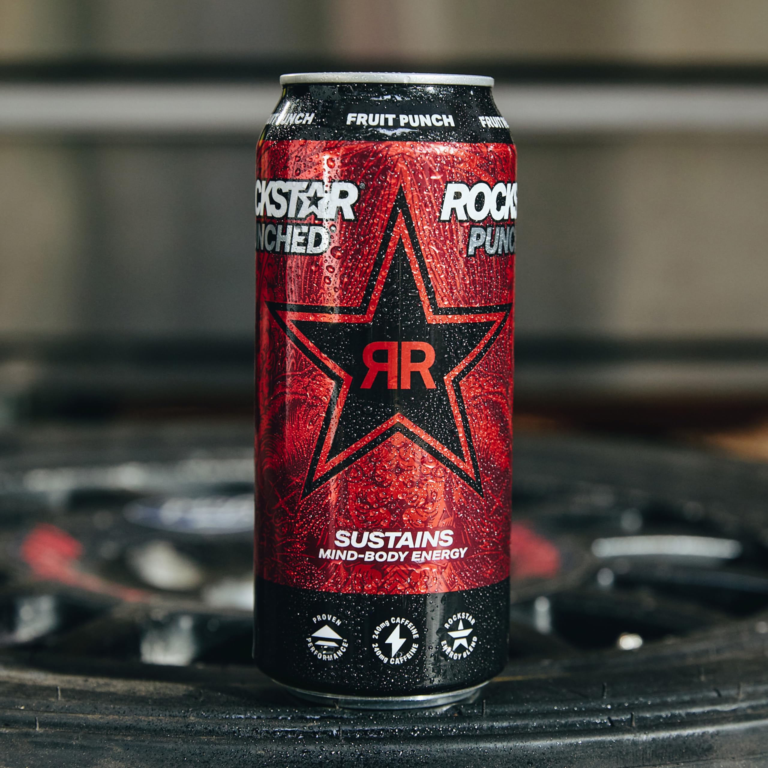 Rockstar pack de 12 latas apiladas para almacenamiento práctico