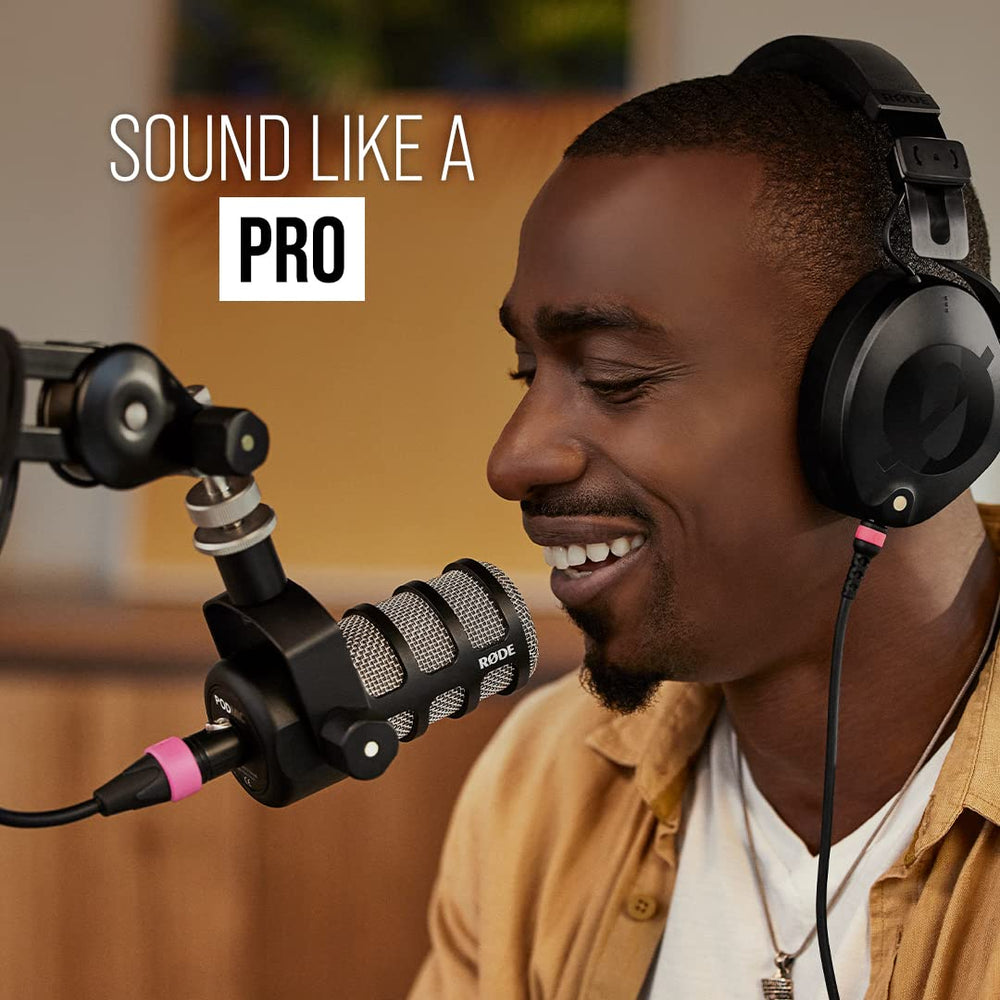 RØDE PodMic vista de la conexión XLR lista para interfaz de audio