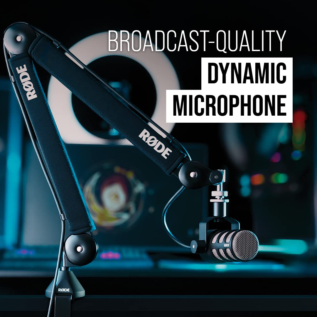 RØDE PodMic primer plano de rejilla y filtro anti‑pop integrado