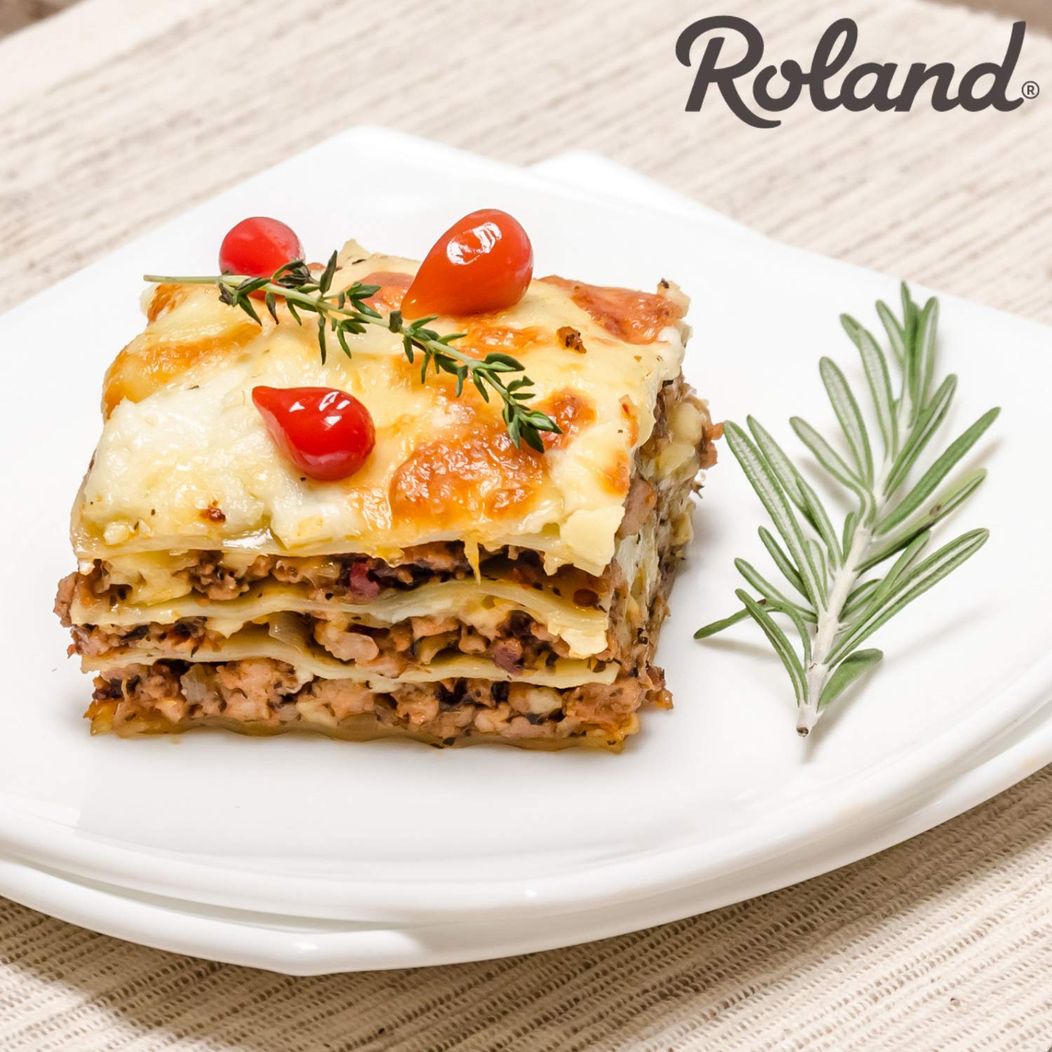 Roland Foods comparación de tamaño de los pimientos y la lata para escala