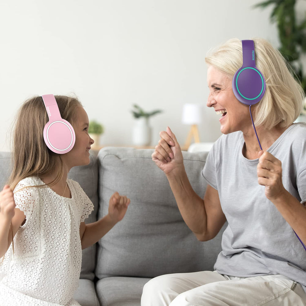 RORSOU R10 en escritorio estudiantil para concentración y música