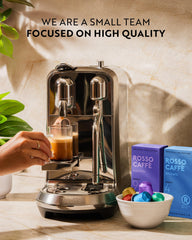 ROSSO CAFFÈ café espresso servido con crema densa y aspecto apetecible
