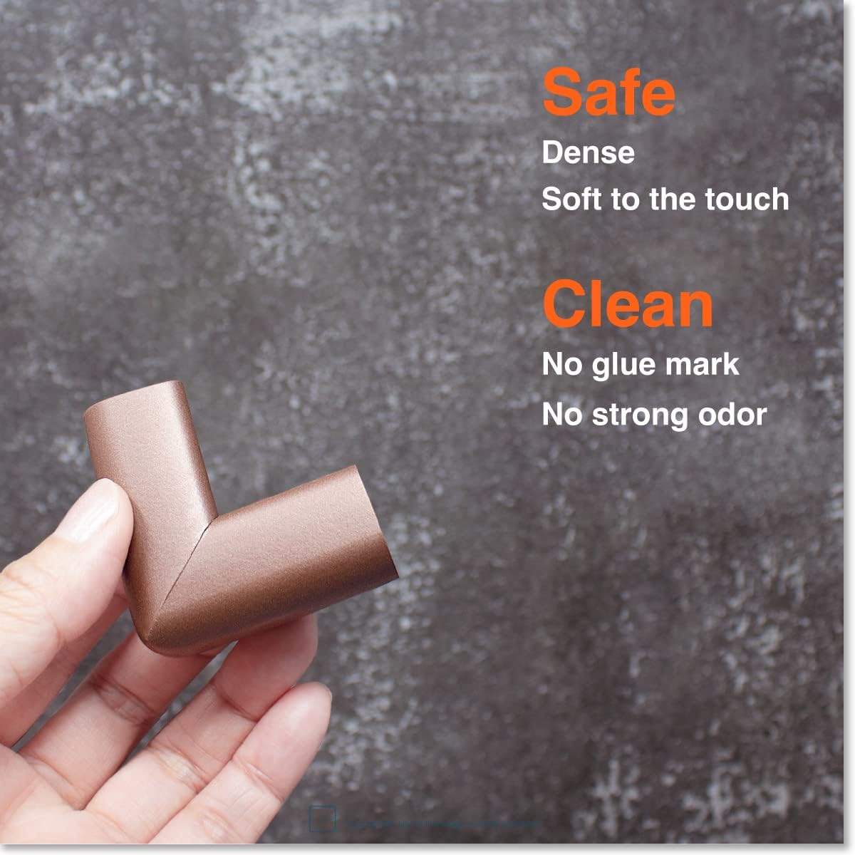 Roving Cove protector de esquina ya fijado en mueble mostrando ajuste seguro