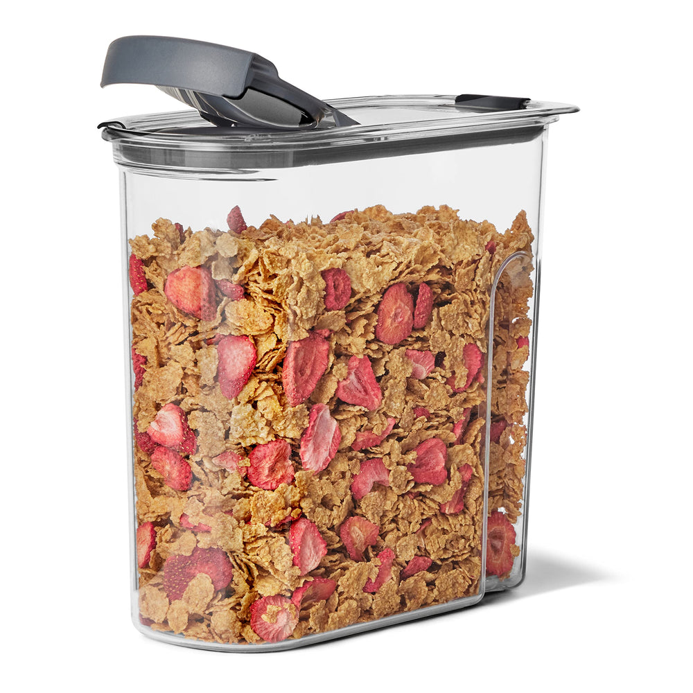 Rubbermaid tamaño comparado con caja de cereal para referencia visual