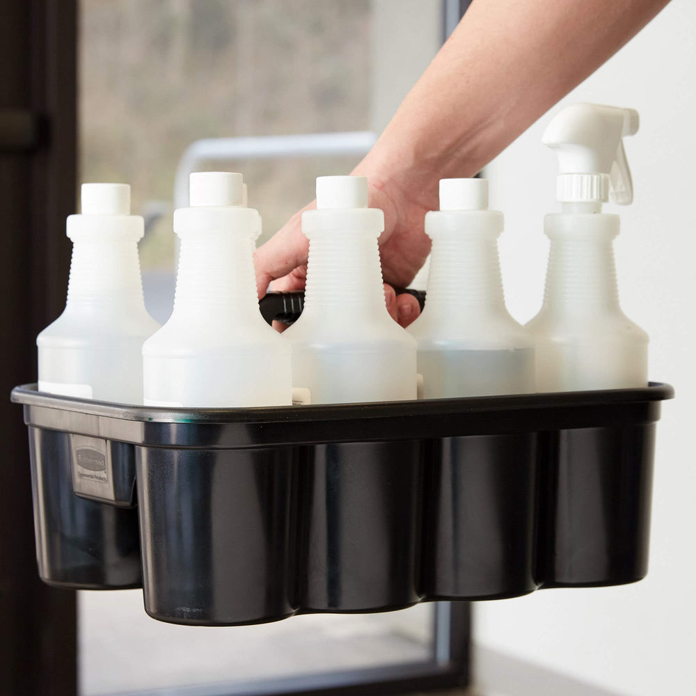 Rubbermaid en un entorno de trabajo mostrando uso real y practicidad