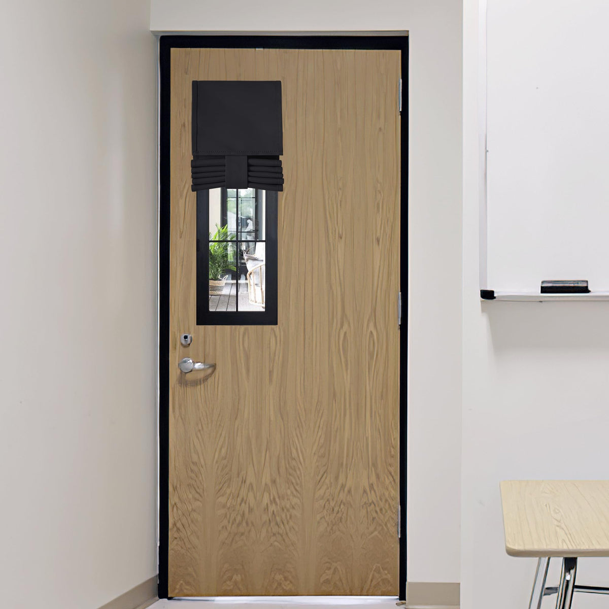 RYB HOME cortina opaca frontal mostrando cobertura completa
