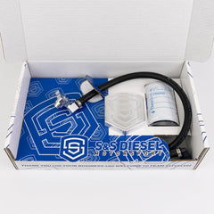 S&S Diesel Motorsport kit instalado en el compartimento motor protegiendo el sistema de combustible