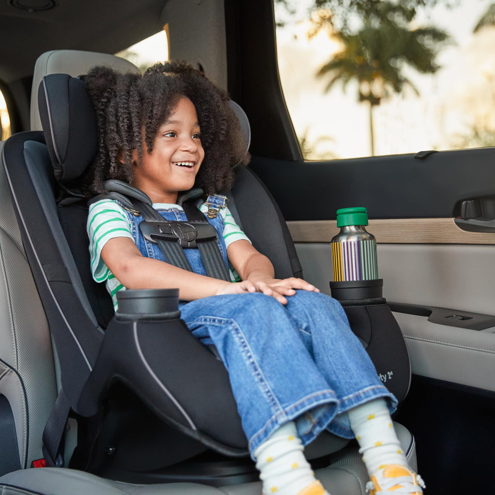 Safety 1st comparación de escala dentro del coche para mostrar tamaño slim-fit