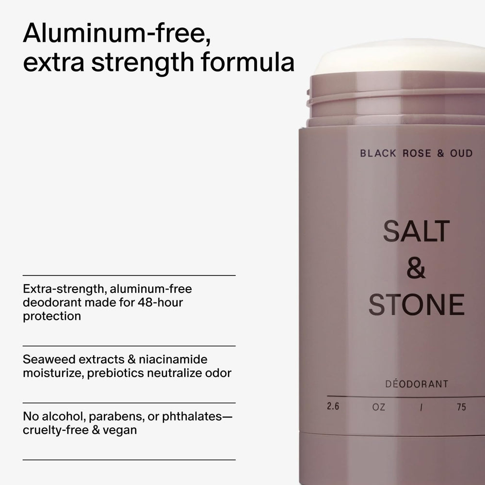 Salt & Stone barra en mano para comparar tamaño y portabilidad