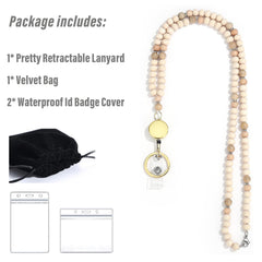 SAM & LORI lanyard en uso por profesora con tarjeta accesible rápidamente