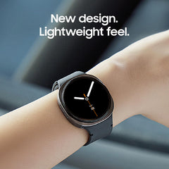 Pantalla del Samsung Galaxy Watch8 mostrando métricas deportivas y notificaciones útiles