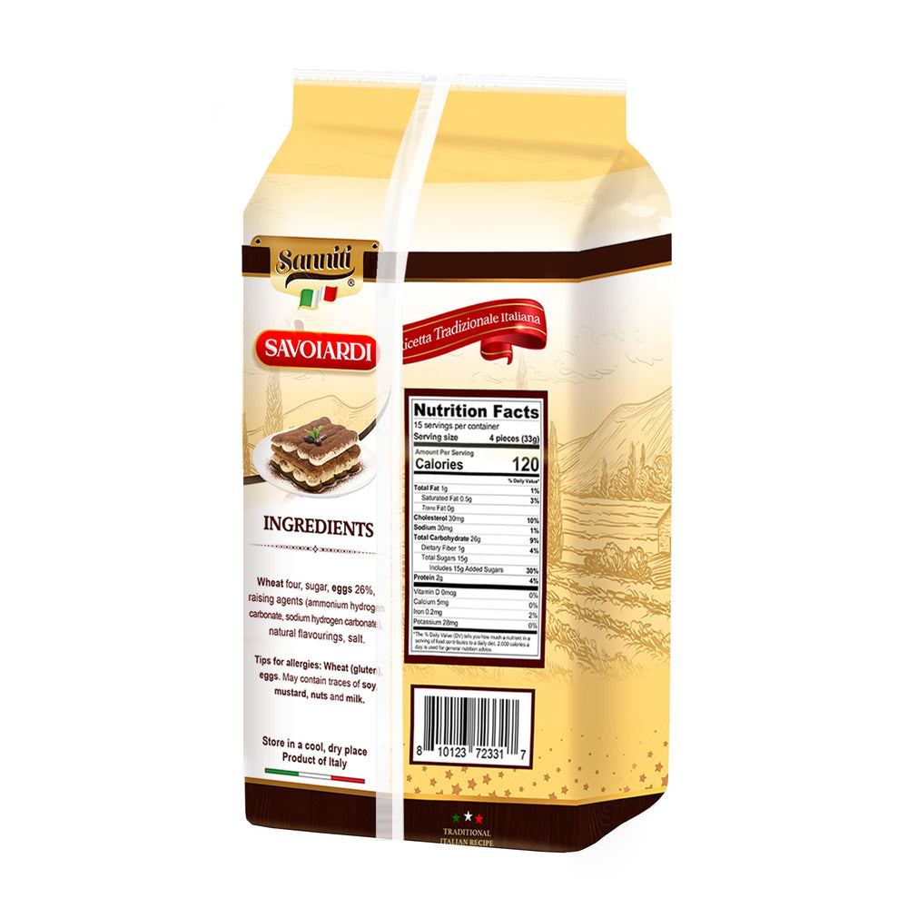 Sanniti savoiardi usados en tiramisú, ayudando a absorber el café