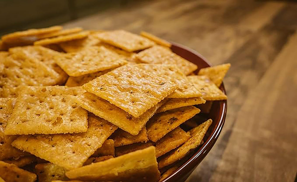 Savory Fine Foods comparación de tamaño del sobre en la mano para referencia