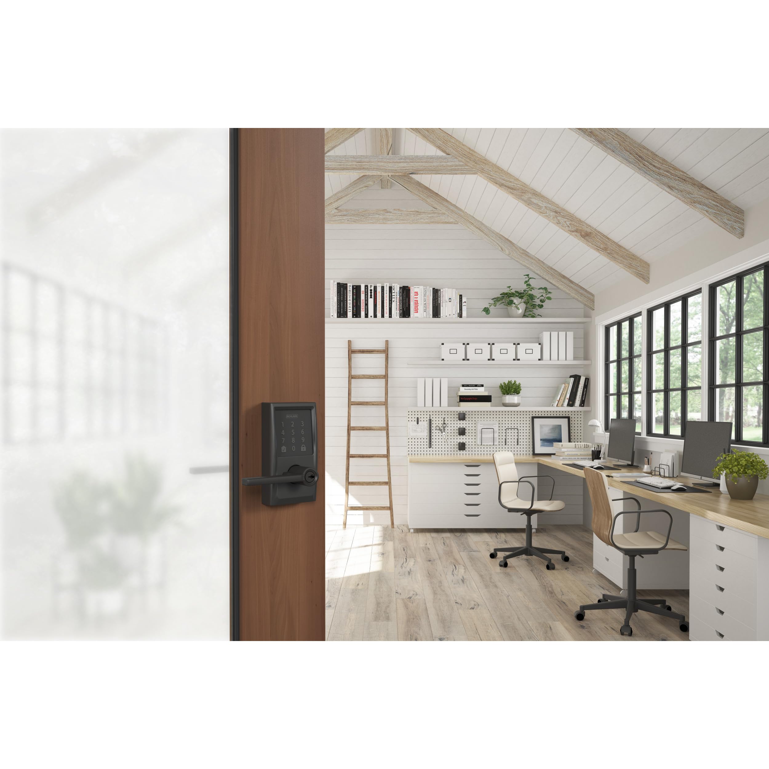 SCHLAGE cerradura instalada en puerta exterior, protección confiable