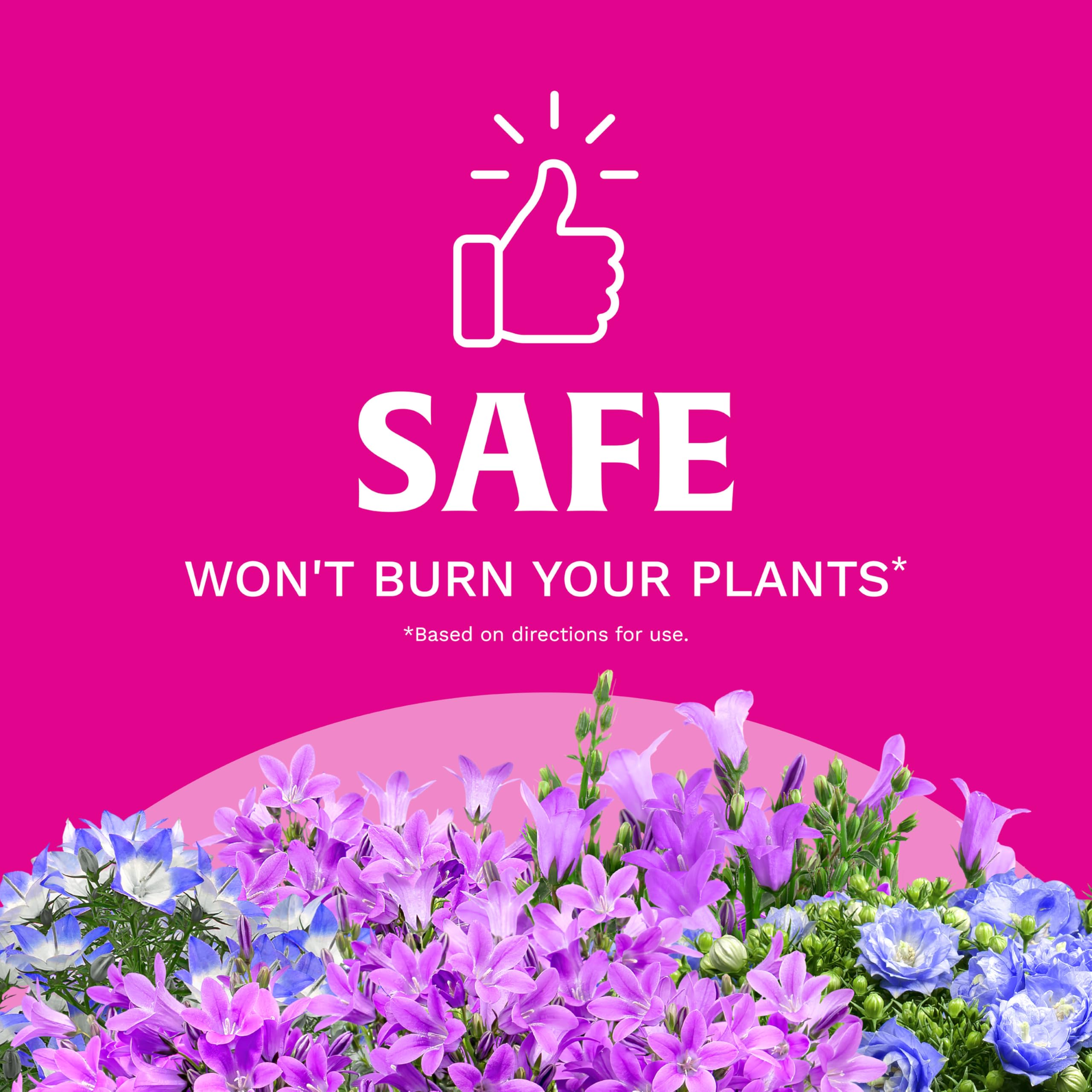 Scotts Super Bloom en uso regando maceta para potenciar floración