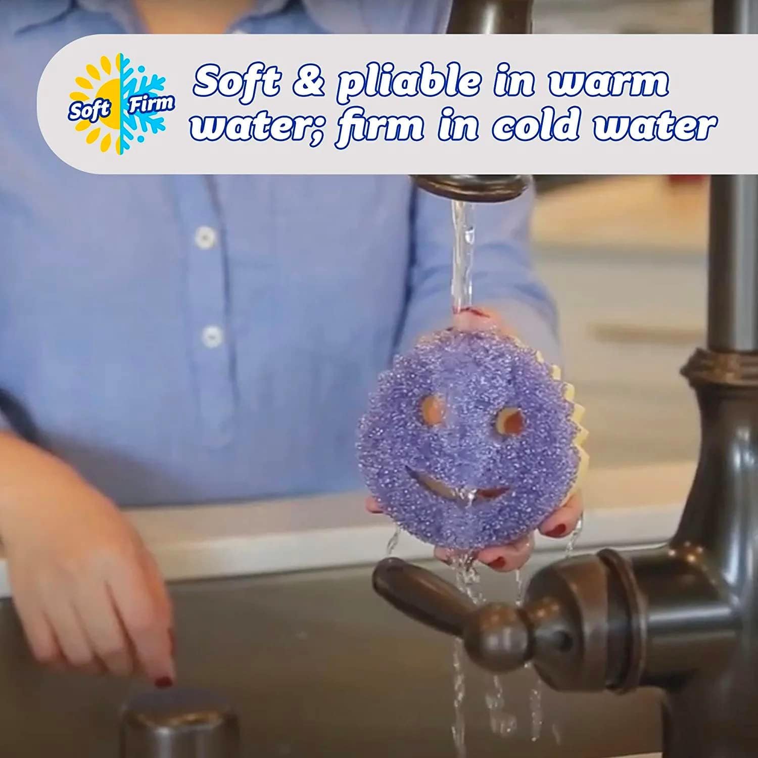 Scrub Daddy en cocina real mostrando versatilidad y limpieza rápida