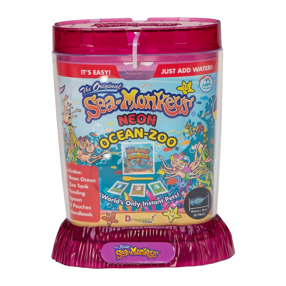 Sea Monkeys niño observando el tanque, actividad educativa y entretenida