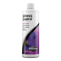 Seachem StressGuard botella frontal mostrando etiqueta y uso seguro en acuarios