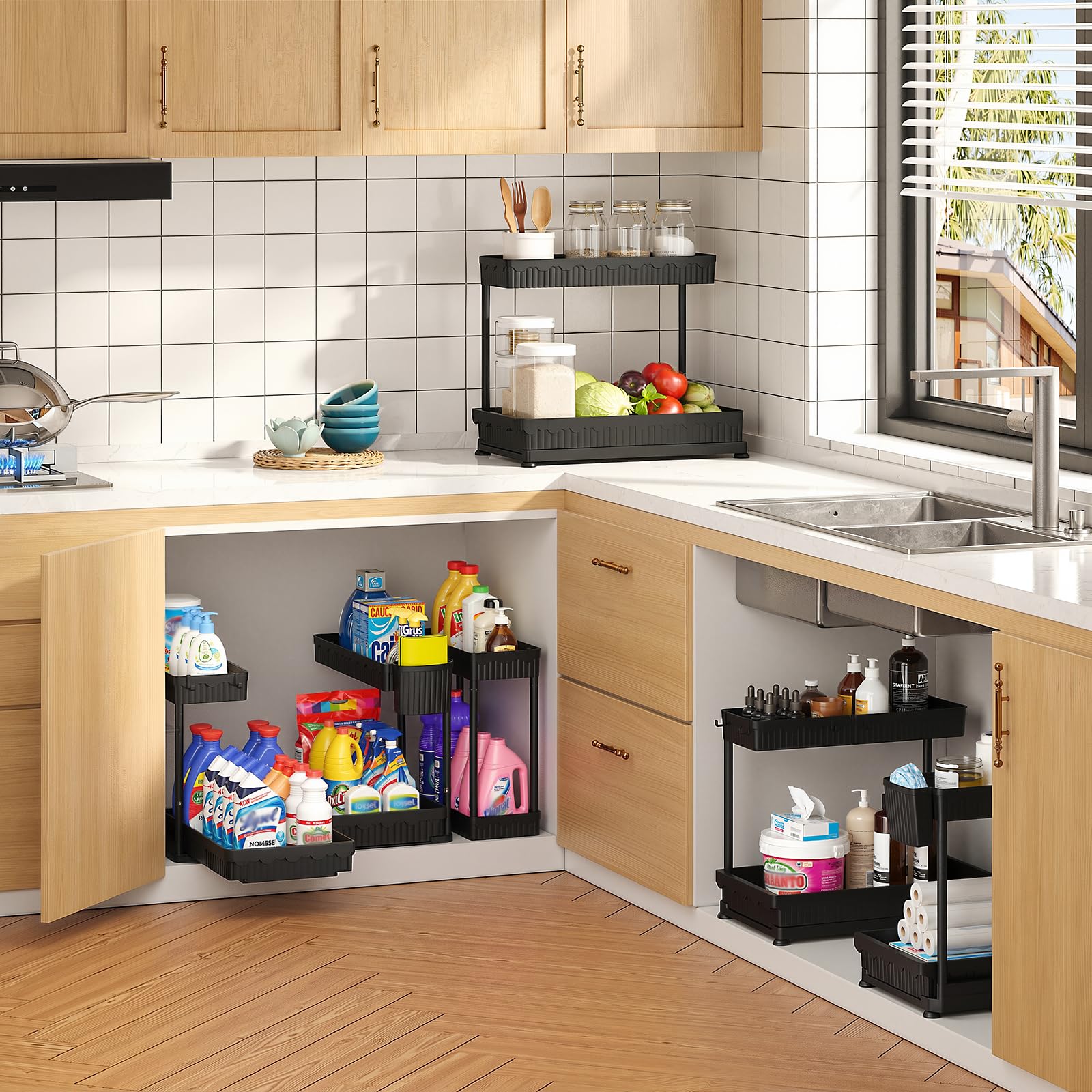 Sevenblue organizador en uso debajo de fregadero optimizando espacio de cocina