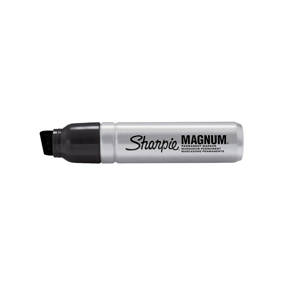 Sharpie marcando madera y metal, resalta versatilidad en superficies duras