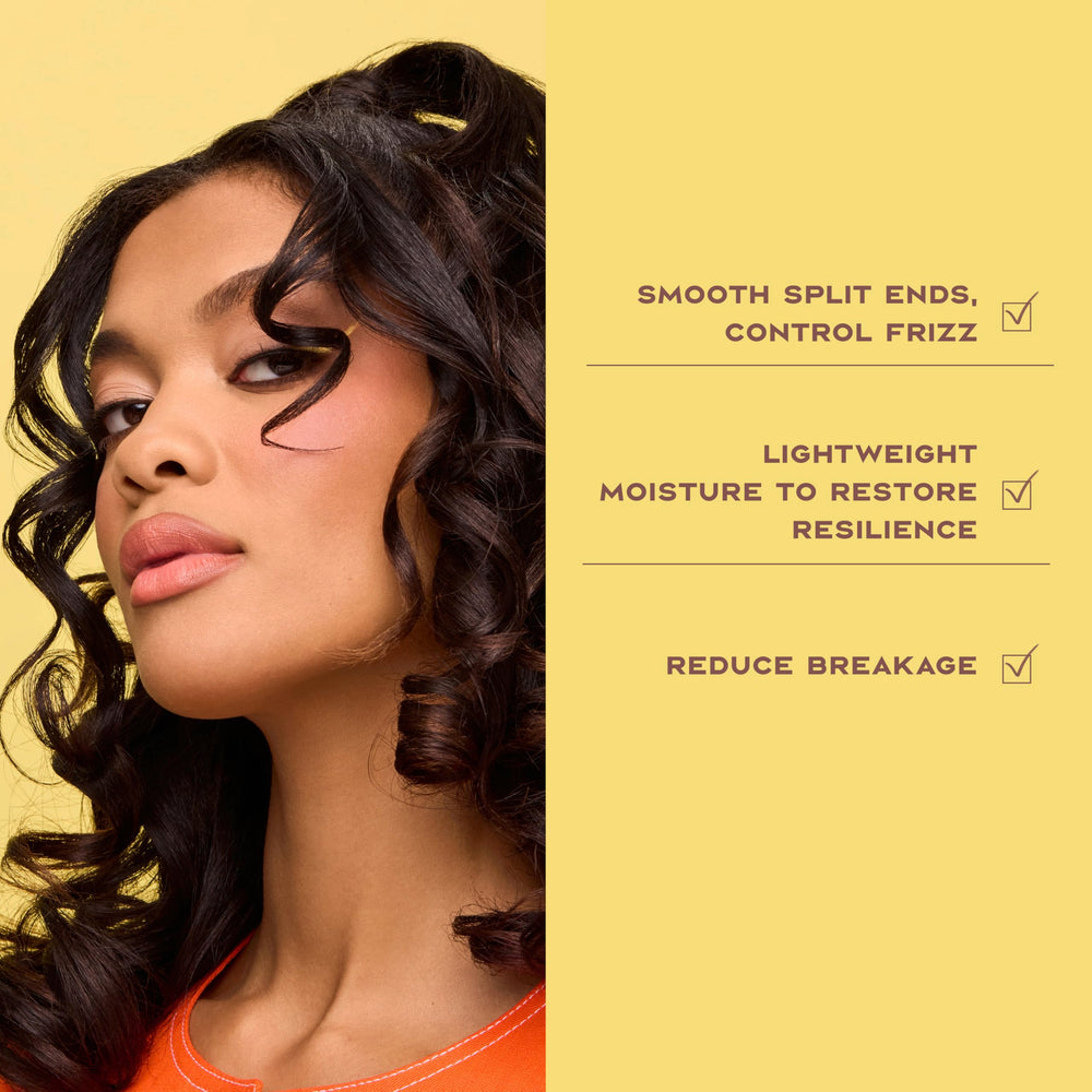Shea Moisture botella junto a objeto para comparar tamaño y capacidad