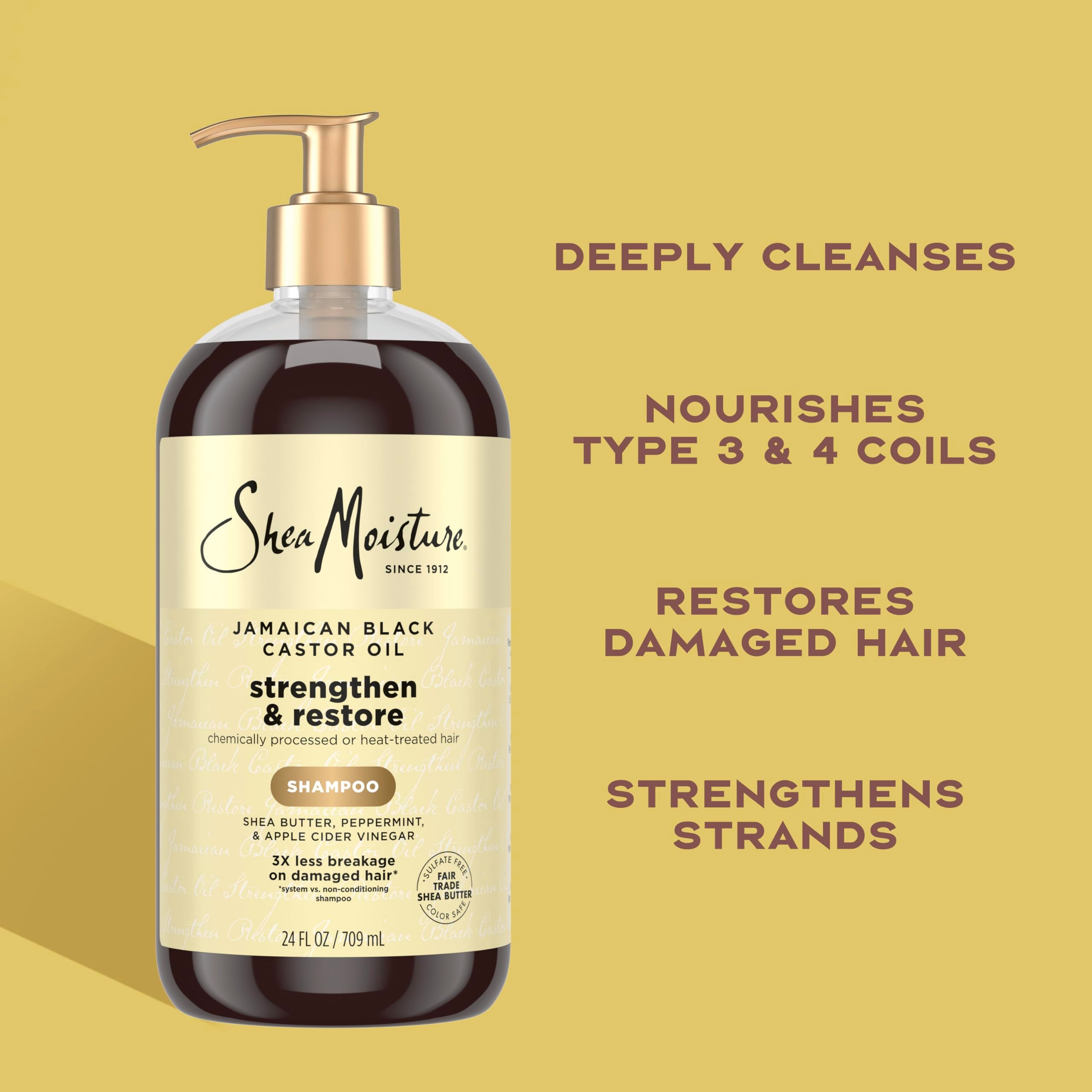 Shea Moisture persona usando champú en la ducha para limpieza profunda y sensación fresca