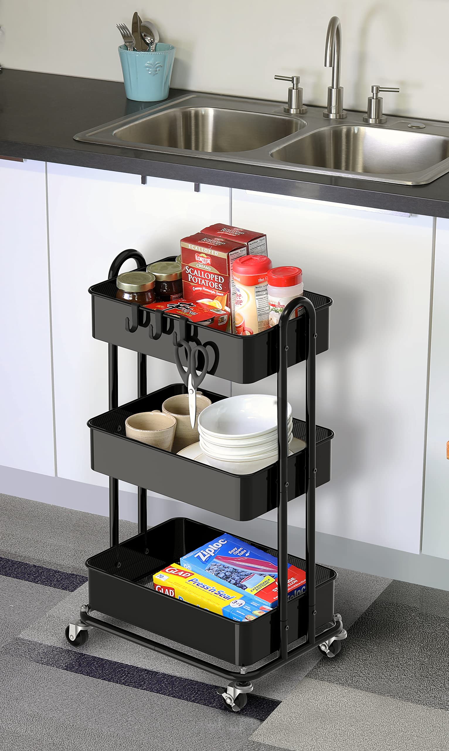Simple Houseware comparación de tamaño junto a una silla, escala compacta