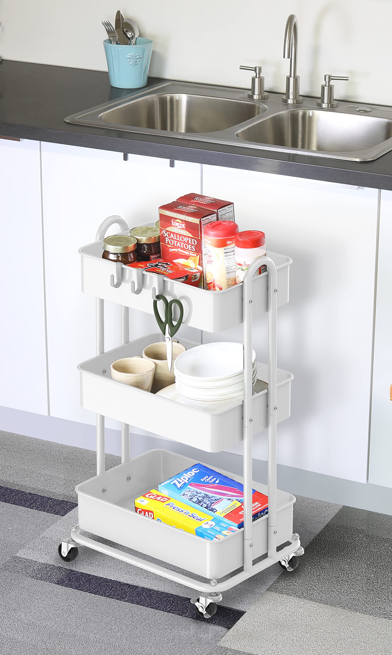Simple Houseware junto a objetos para comparar tamaño y mostrar dimensiones compactas