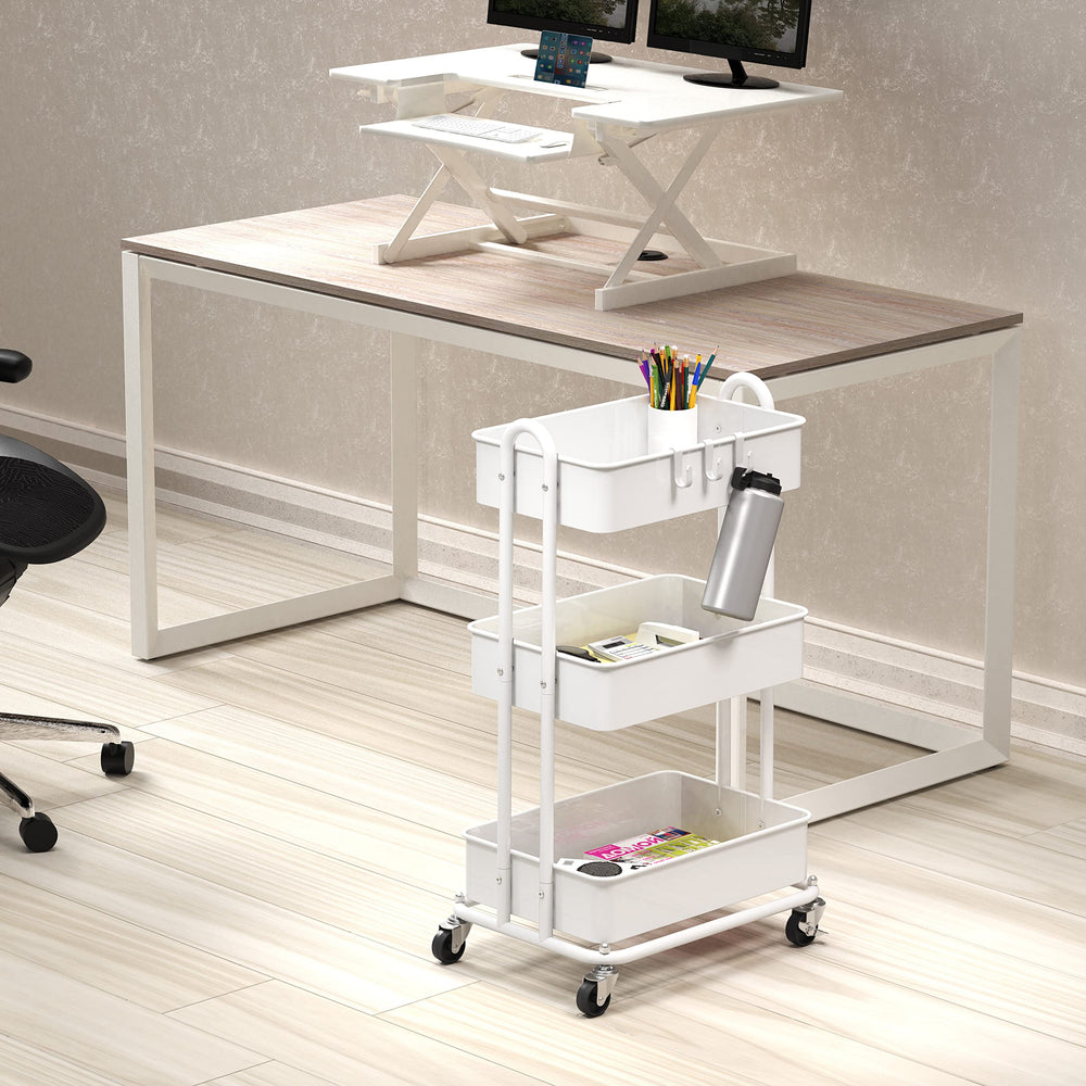 Simple Houseware carrito en cocina con utensilios, facilita acceso y orden
