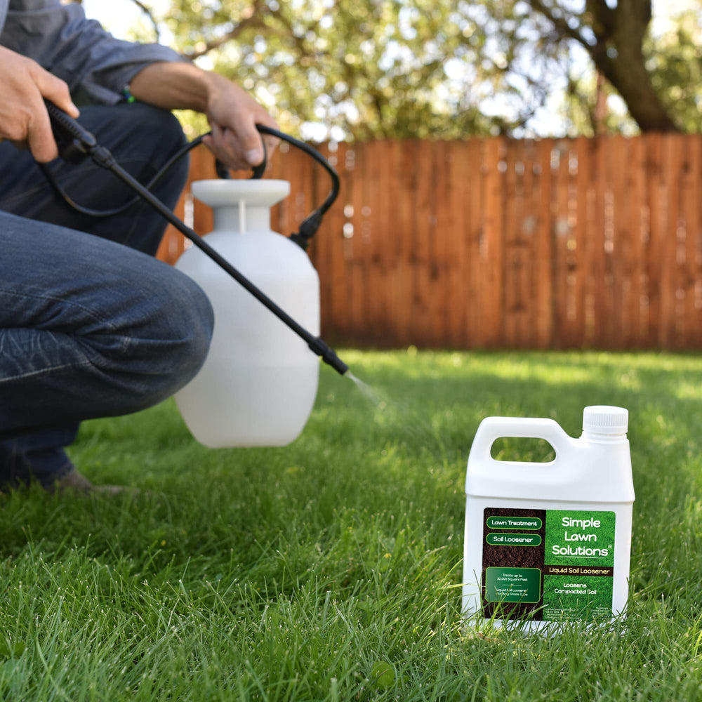Simple Lawn Solutions aplicación con pulverizador de manguera en césped