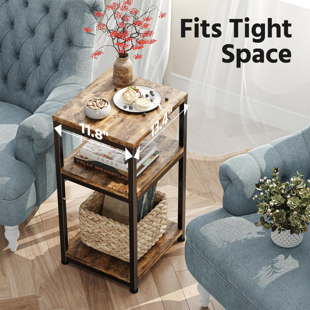 Simple Trending mesa auxiliar en uso en salón junto a sofá con lámpara y taza, optimiza espacio