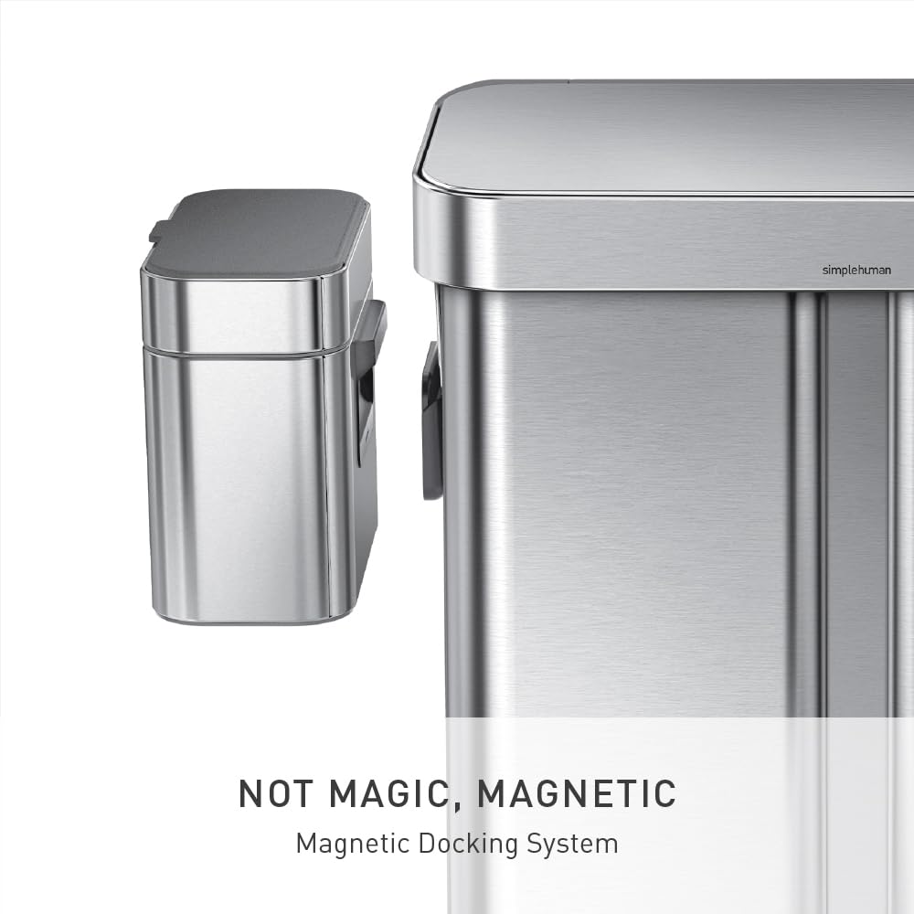 simplehuman caddy en encimera junto a tabla, facilita preparación y raspado