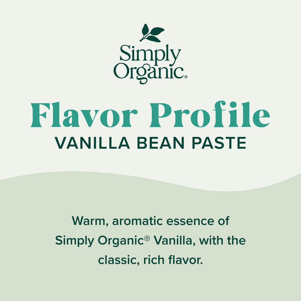 Simply Organic frasco junto a utensilios para escala y tamaño