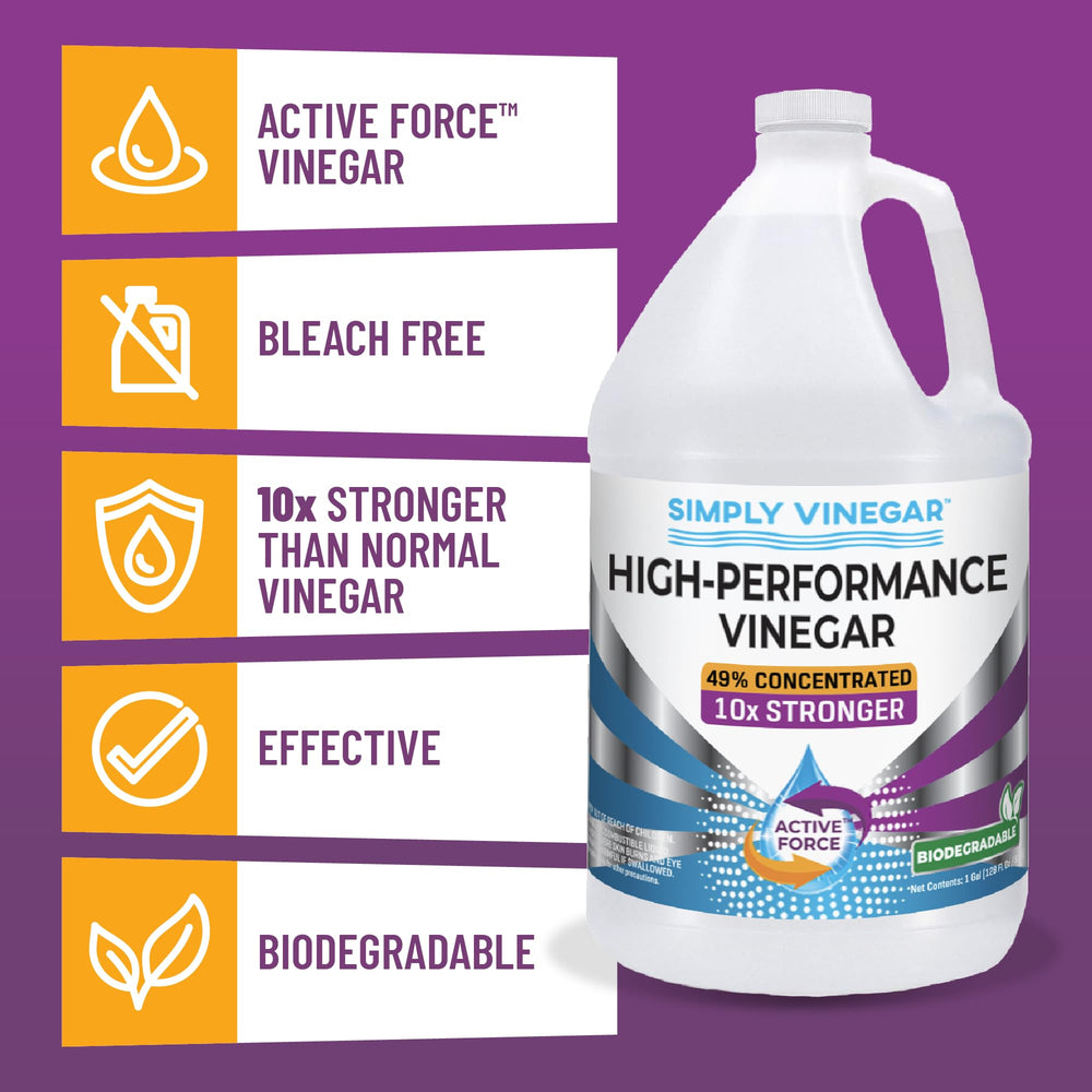 Simply Vinegar junto a objeto para comparar tamaño del galón y ahorro por dilución
