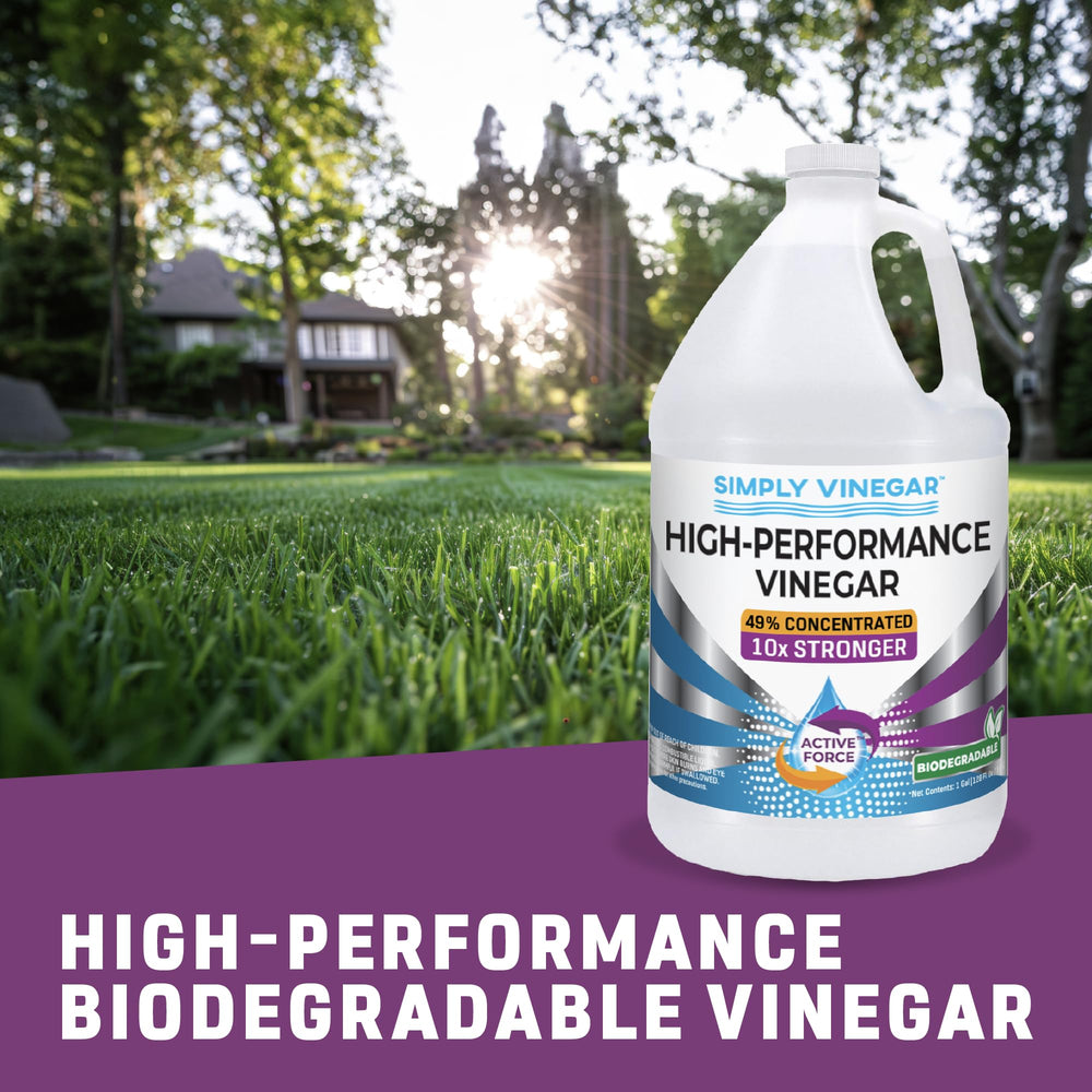 Simply Vinegar líquido concentrado goteando, ilustra poder de limpieza y pureza