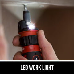 SKIL herramienta en mano iluminando un mueble mientras detecta circuito y brinda seguridad