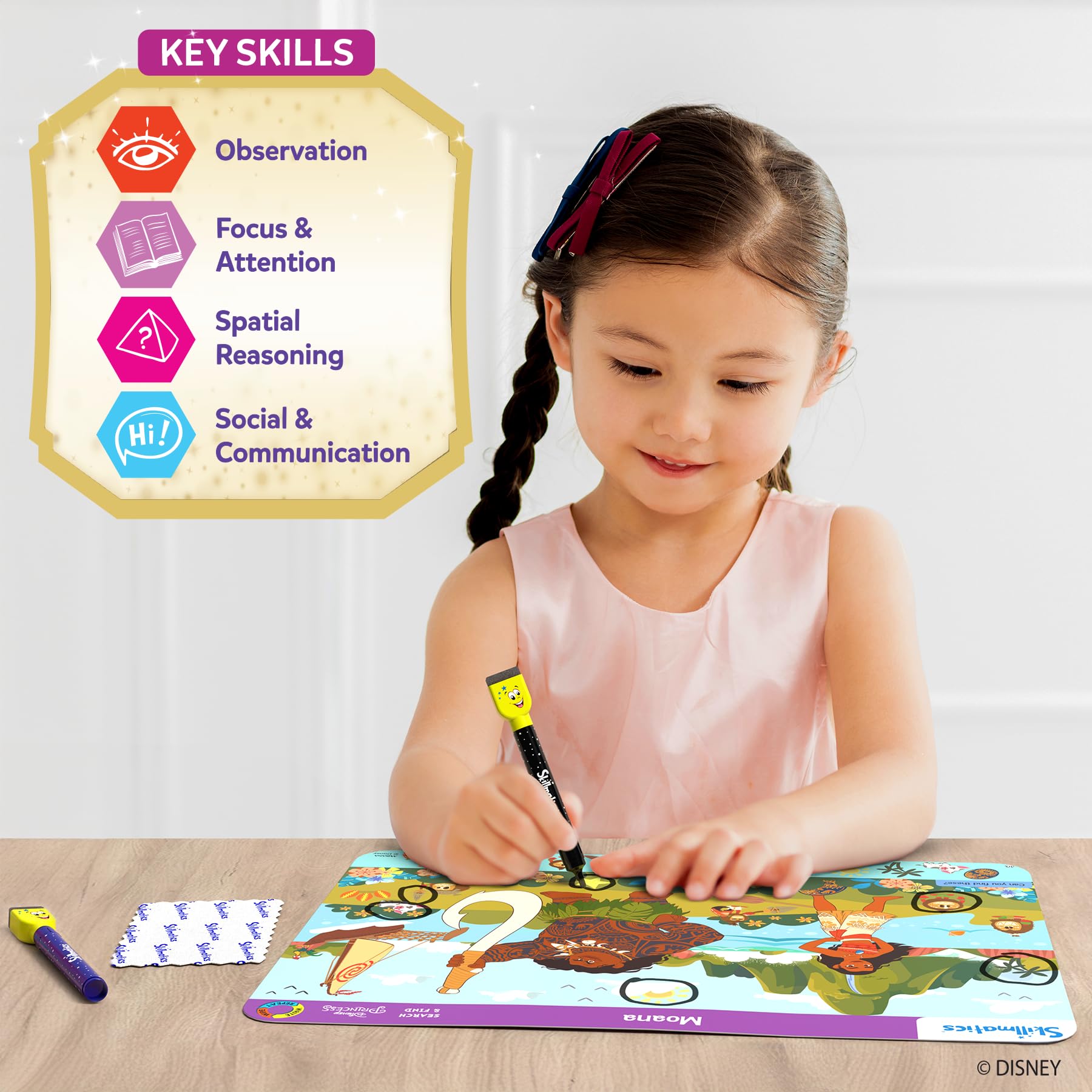 Skillmatics comparación de tamaño con manos de niño para escala real