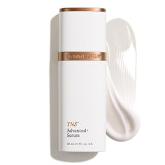 SkinMedica botella frontal mostrando diseño y beneficio antiedad