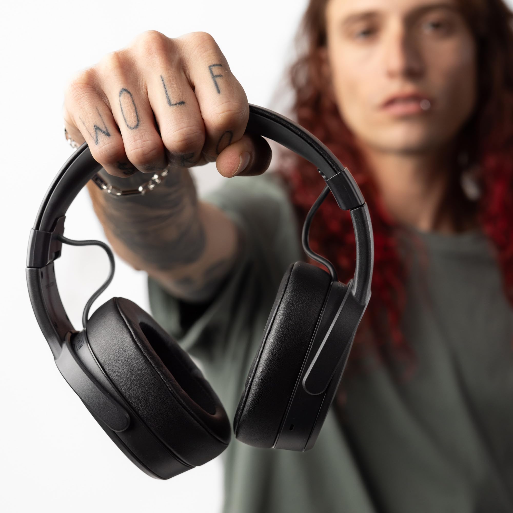 Skullcandy Crusher Wireless panel de controles con botones para llamadas y volumen
