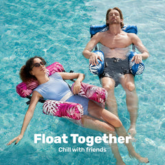 Sloosh dos flotantes en piscina demostrando estabilidad y uso