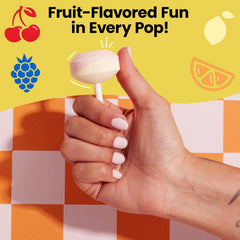 Smarties paleta en mano para comparar tamaño y porción